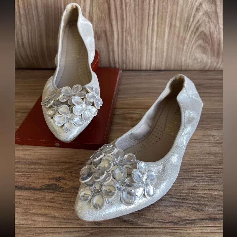 Womens Ballet Flats Slip On  Sequin Rhinestones US Size 7 - 37 Euro M, Silver,